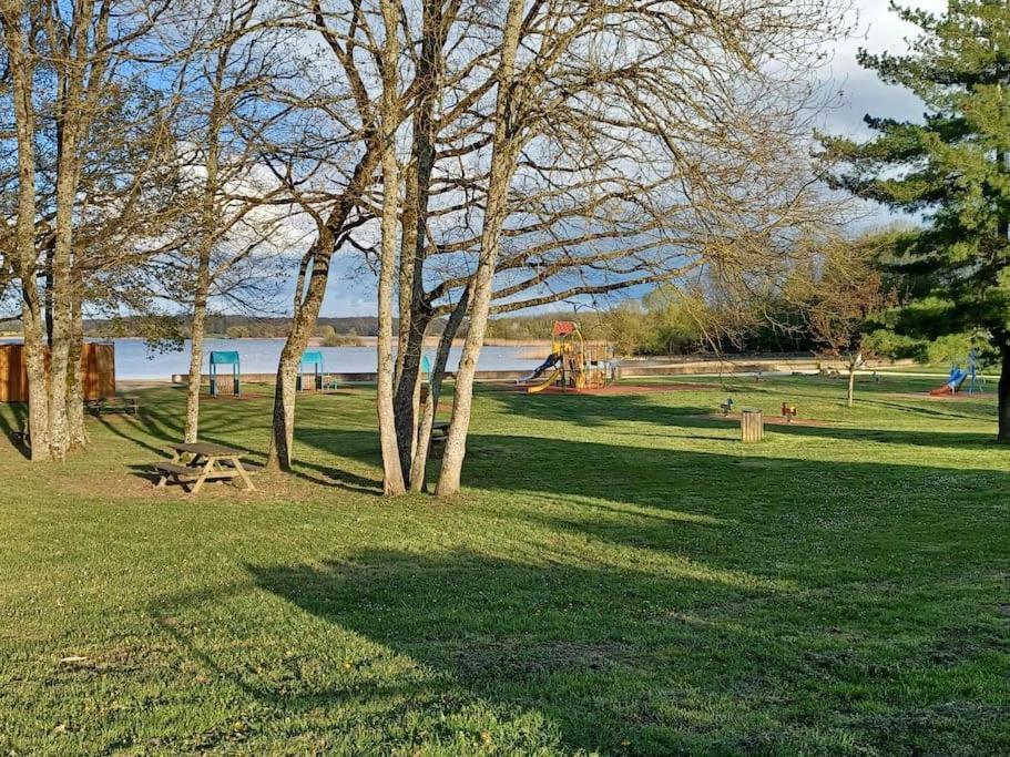 La Maison Bleu Du Lac De Celine Giffaumont-Champaubert Dış mekan fotoğraf